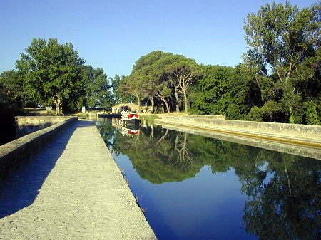 river-cesse-pont-canal